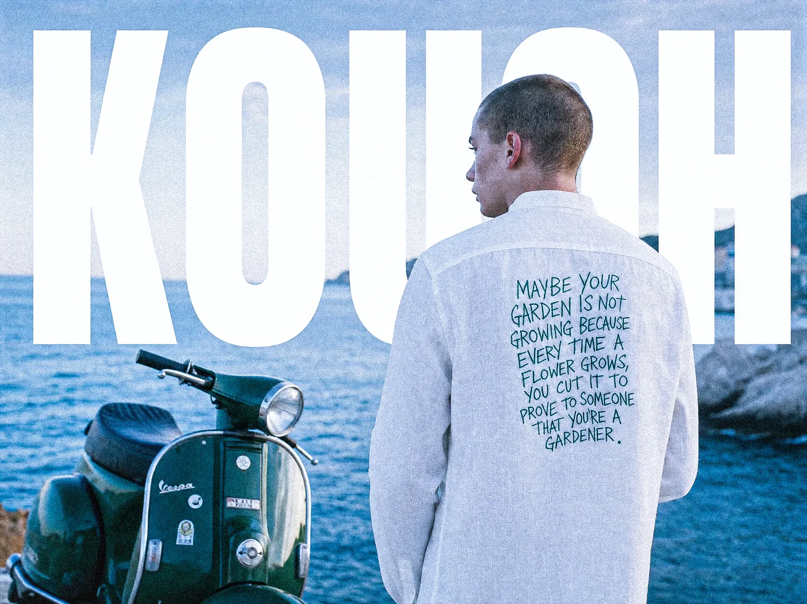 Composition portant le mot KOUOH : un homme de dos, une chemise brodée, un scooter et un paysage côtier.